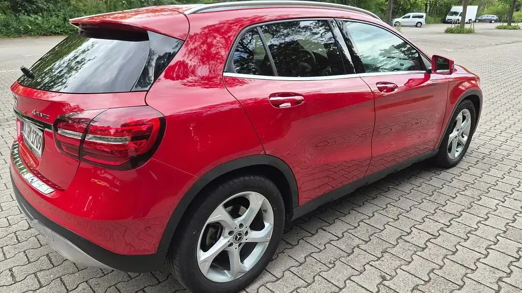 Gebraucht Mercedes GLA250 211 PS (155 kW) 2018 Rot SUV