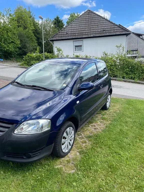 Gebraucht VW Fox 55 PS (40 kW) 2005 Blau Kleinwagen