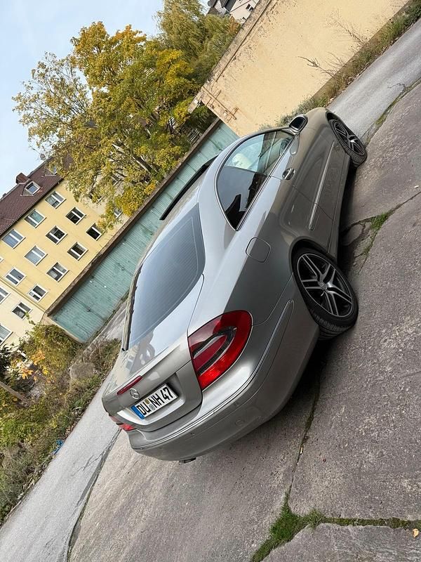 Gebraucht Mercedes CLK270 170 PS (125 kW) 2003 Gold Coupé