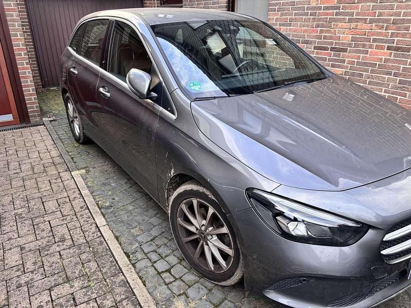 Gebraucht Mercedes B180 Progressive 116 PS (85 kW) 2019 Van / Kleinbus