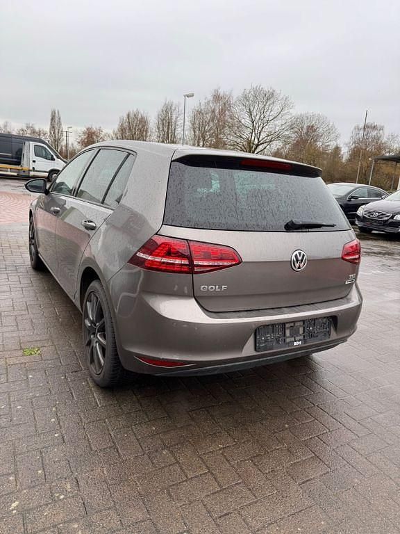 Gebraucht VW Golf VII LOUNGE 86 PS (63 kW) 2015 Limousine