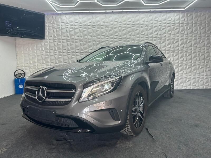 Grau Gebraucht 2014 Mercedes GLA200 Night SUV | 17.990 € (Fairer Preis) - Bild 1/4