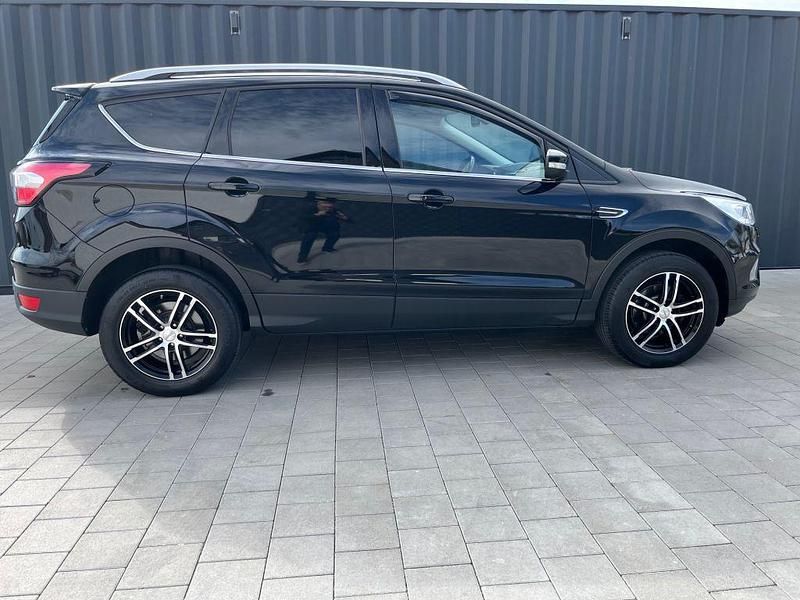 Gebraucht Ford Kuga Cool & Connect 150 PS (110 kW) 2017 Schwarz SUV
