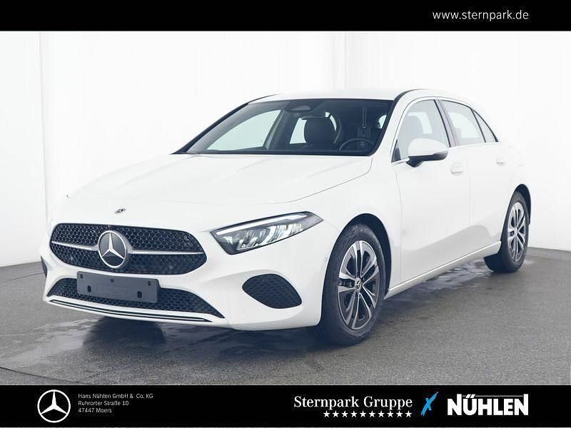 Weiß Gebraucht 2024 Mercedes A180 Progressive Limousine | 26.290 € (Guter Preis) - Bild 1/4