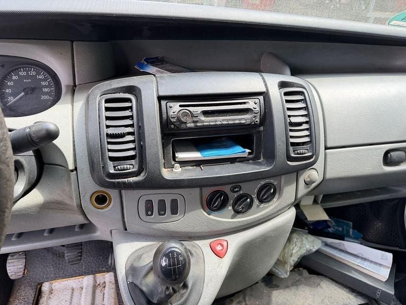 Occasion Renault Trafic 82 ch (60 kW) 2006 Blanc Monospace
