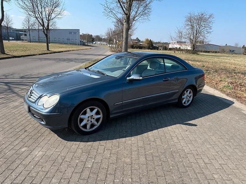 Gebraucht Mercedes CLK320 218 PS (160 kW) 2005 Blau Coupé
