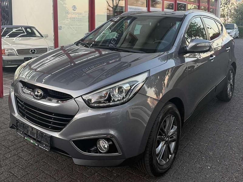Grau Gebraucht 2015 Hyundai ix35 Trend SUV | 6.990 € (Guter Preis) - Bild 1/4