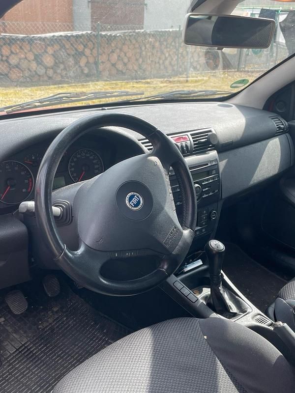 Gebraucht Fiat Stilo 133 PS (97 kW) 2003 Rot Limousine
