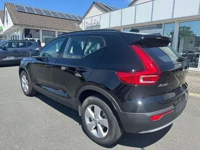 Gebraucht Volvo XC40 129 PS (94 kW) 2022 Schwarz SUV