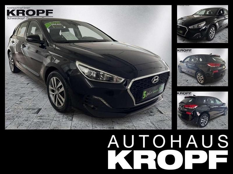 Schwarz Gebraucht 2020 Hyundai i30 Trend Limousine | 15.490 € (Fairer Preis) - Bild 1/4