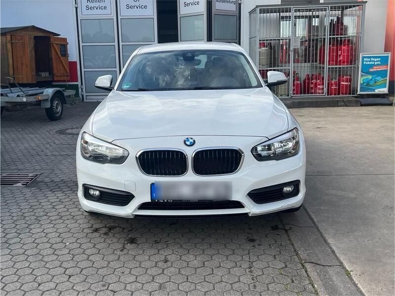 Weiß Gebraucht 2016 BMW 125 Kleinwagen | 12.000 € (Teuer) - Bild 1/4