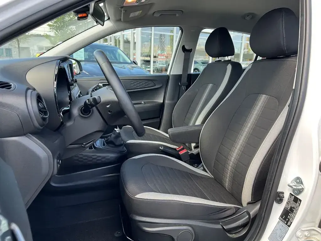 Gebraucht Hyundai i10 Select 63 PS (46 kW) 2024 Weiß Kleinwagen