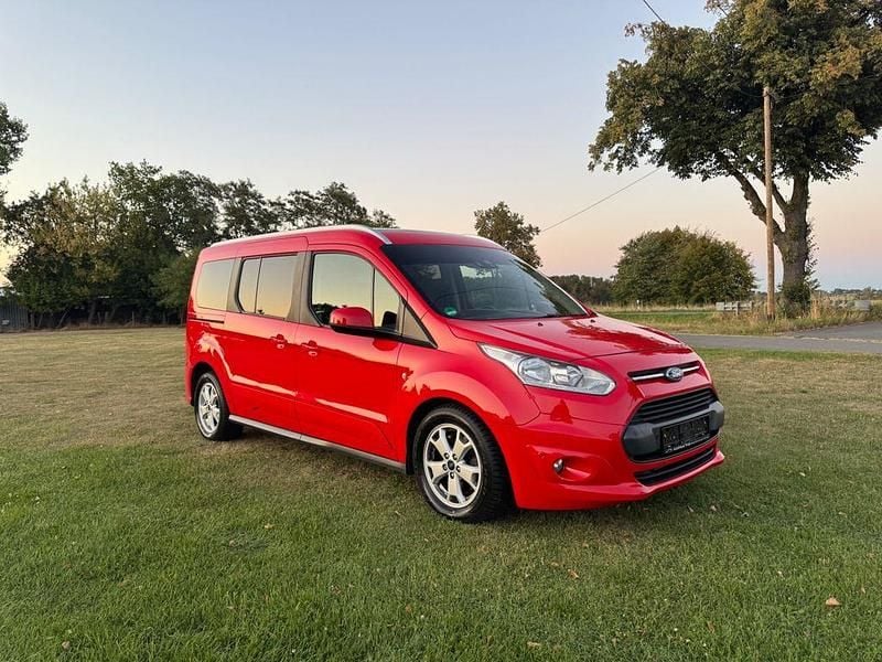 Rot Gebraucht 2017 Ford Grand Tourneo Connect Titanium Van / Kleinbus | 18.700 € (Etwas zu teuer) - Bild 1/4