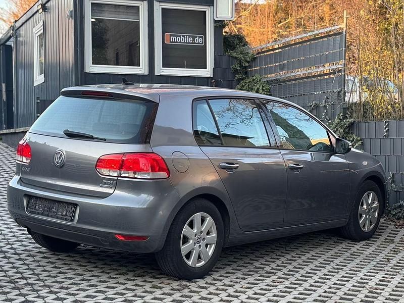 Gebraucht VW Golf VI Trendline 105 PS (77 kW) 2010 Grau Kleinwagen