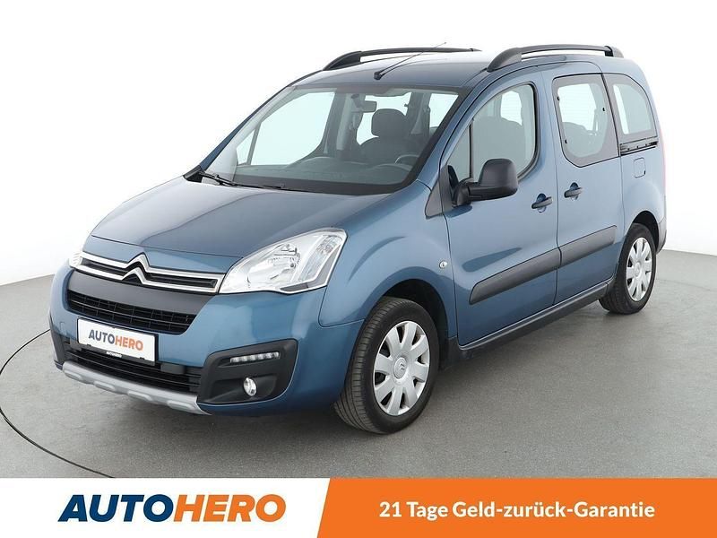 Blau Gebraucht 2017 Citroën Berlingo XTR Van / Kleinbus | 11.940 € (Etwas zu teuer) - Bild 1/3
