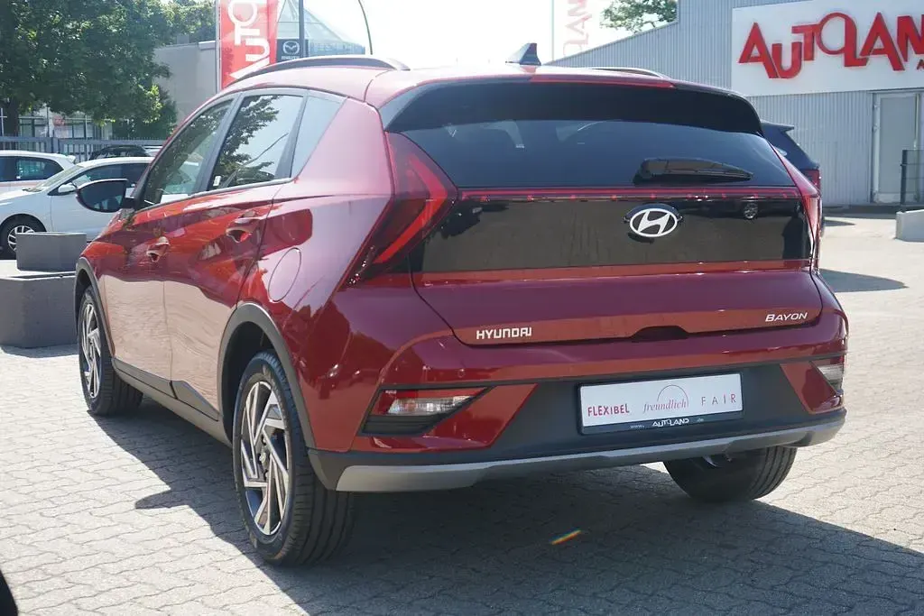Neu Hyundai Bayon 101 PS (74 kW) 2025 Rot SUV