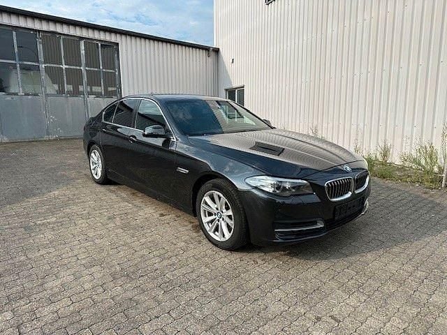 Gebraucht BMW 518 Performance 136 PS (100 kW) 2015 Grau Limousine