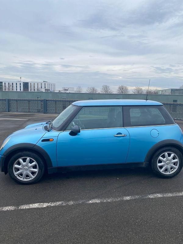 Used Mini ONE 90 HP (66 kW) 2004 Blue Hatchback