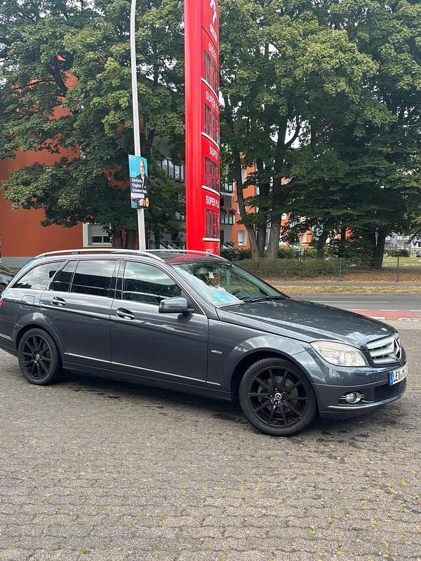 Grau Gebraucht 2008 Mercedes C220 Kombi | 3.900 € (Fairer Preis) - Bild 1/4