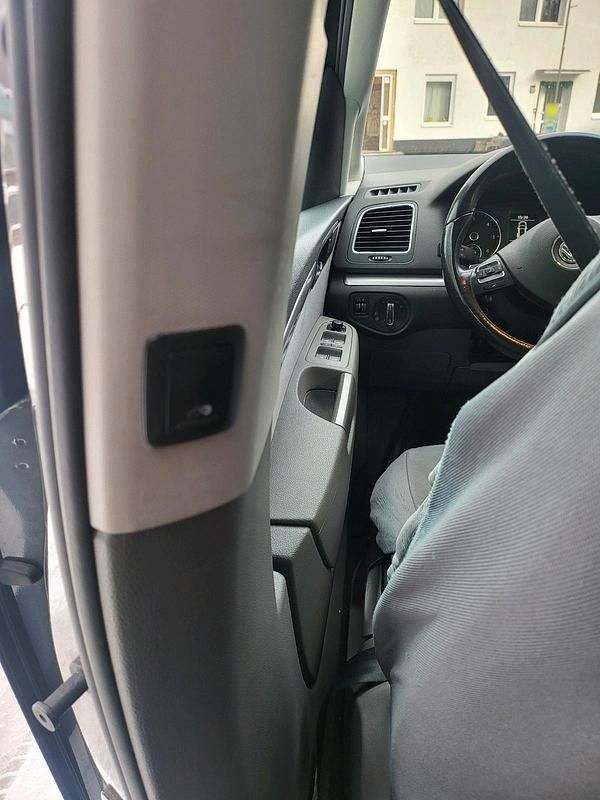 Gebraucht VW Sharan 140 PS (102 kW) 2011 Grau Van / Kleinbus