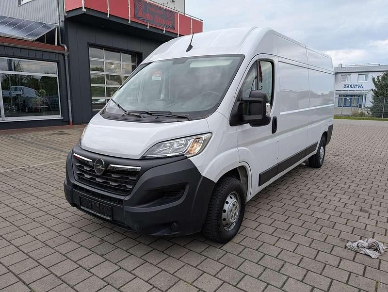 Weiß Gebraucht 2023 Opel Movano Edition Van | 22.000 € (Guter Preis) - Bild 1/4