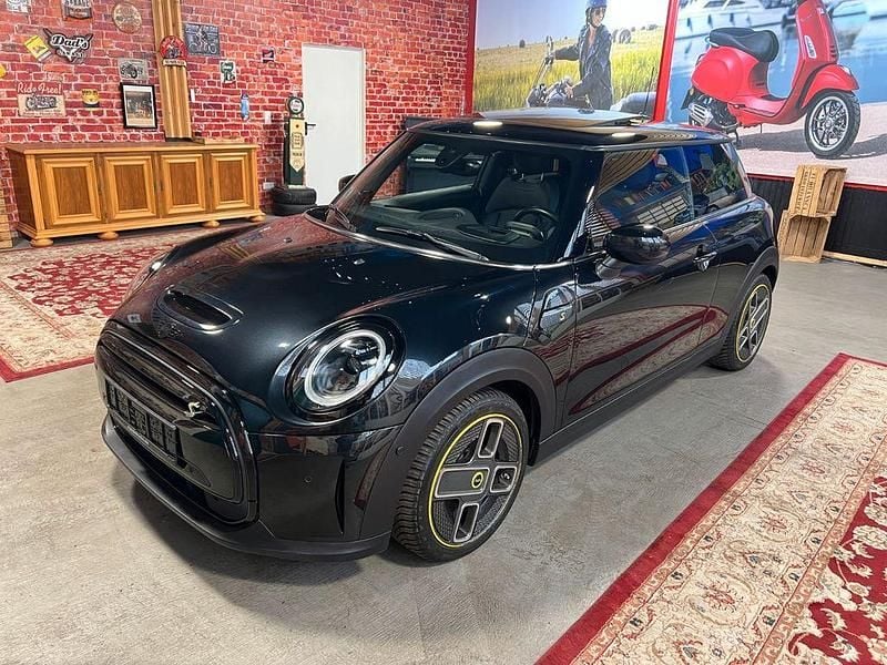 Gebraucht Mini Cooper SE Premium Plus 135 kW (184 PS) 2022 Schwarz Kleinwagen