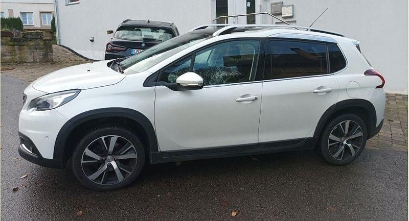 Weiß Gebraucht 2016 Peugeot 2008 Allure SUV | 7.850 € (Fairer Preis) - Bild 1/3