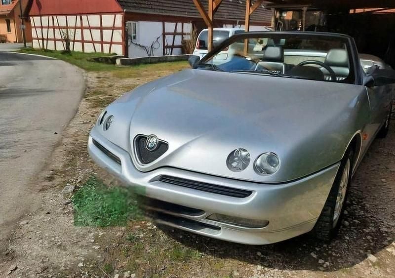 Gebraucht Alfa Romeo Spider 150 PS (110 kW) 2000 Silber Cabrio