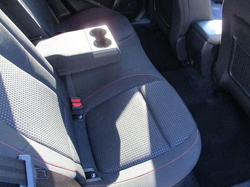 Gebraucht Ford Focus ST-Line X 120 PS (88 kW) 2022 Weiß Limousine