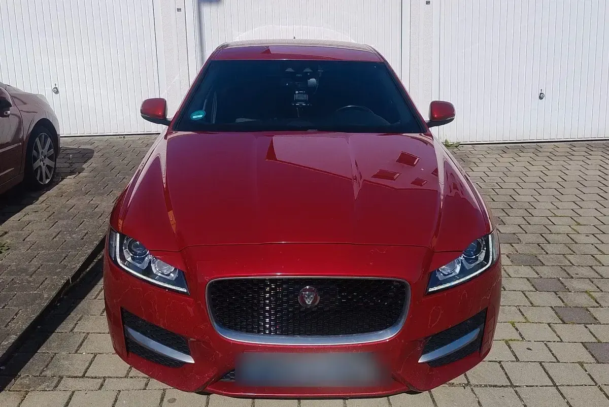 Gebraucht Jaguar XF R-Sport 300 PS (220 kW) 2017 Rot Limousine