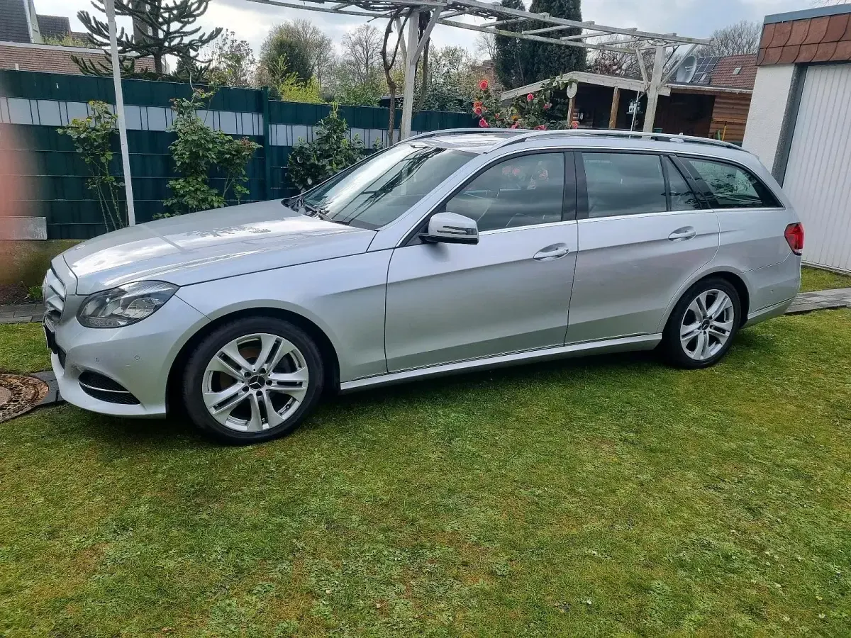 Gebraucht Mercedes E200 Avantgarde 136 PS (100 kW) 2016 Silber Kombi