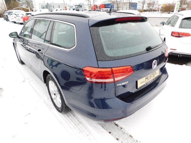 Gebraucht VW Passat Comfortline 120 PS (88 kW) 2016 Blau metallic Kombi
