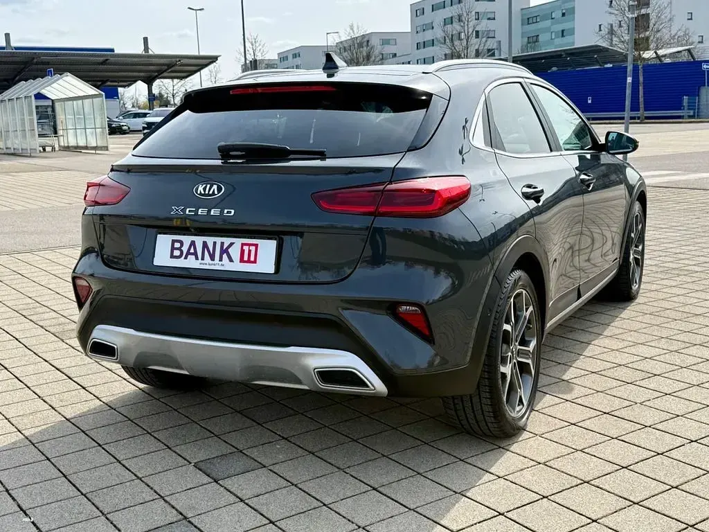 Używany Kia XCeed Xdition 160 KM (117 kW) 2021 Beżowy SUV