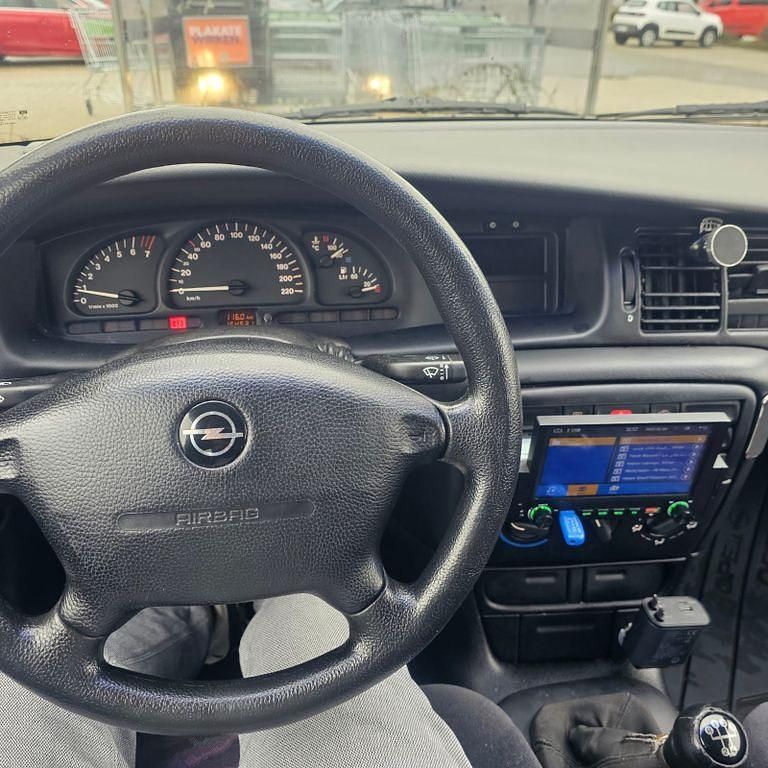 Gebraucht Opel Vectra 116 PS (85 kW) 1996 Schwarz Limousine
