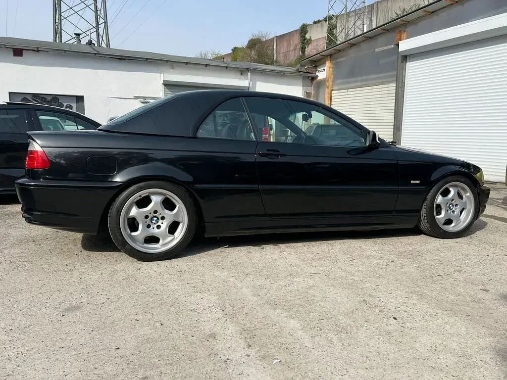 Gebraucht BMW 318 Cabriolet Performance 143 PS (105 kW) 2002 Schwarz Cabrio