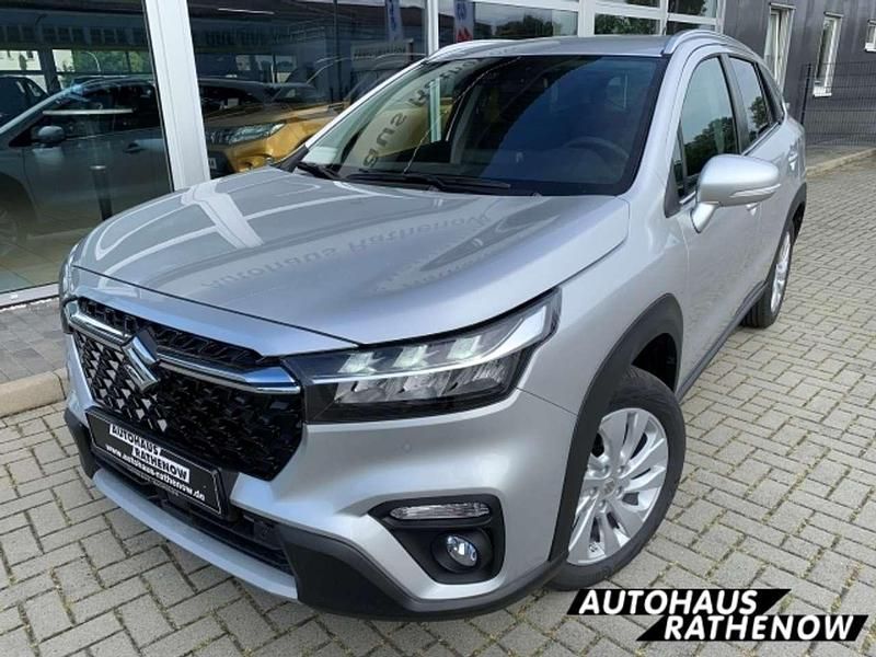 Neu Suzuki SX4 Comfort 129 PS (94 kW) 2026 Silky silver metallic SUV