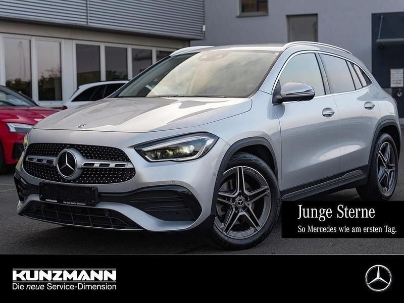 Iridiumsilber metallic Gebraucht 2021 Mercedes GLA250 AMG SUV | 33.560 € (Guter Preis) - Bild 1/4