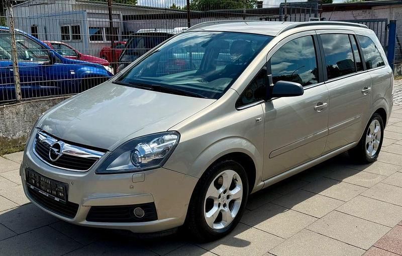 Beige Gebraucht 2005 Opel Zafira Edition Van / Kleinbus | 4.350 € (Etwas zu teuer) - Bild 1/4