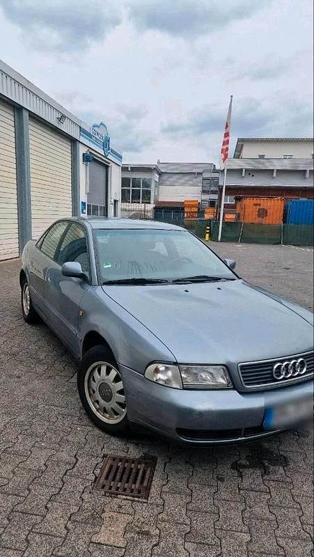 Second-hand Audi A4 125 CP (91 kW) 1997 Gri Berlinǎ