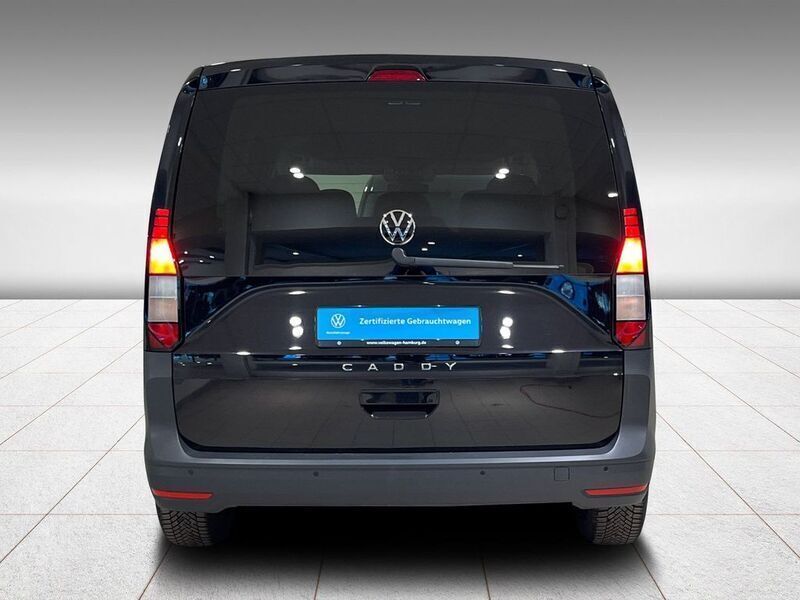 Gebraucht VW Caddy Basis 114 PS (83 kW) 2023 2t deep black perleffekt Van / Kleinbus