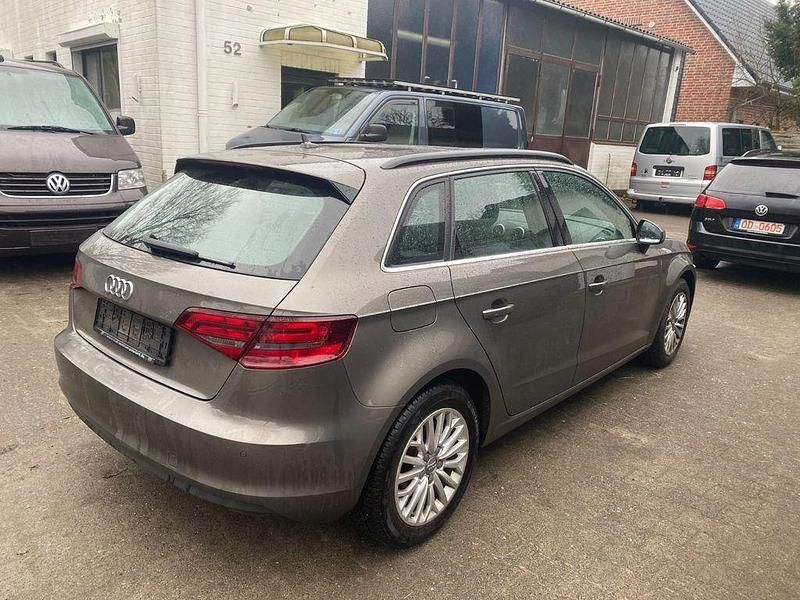Gebraucht Audi A3 Ambiente 110 PS (80 kW) 2015 Braun Limousine