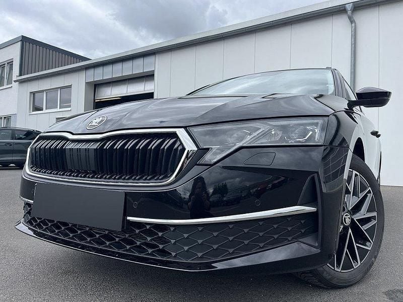 Schwarz schwarzmagic Gebraucht 2025 Skoda Octavia Selection Kombi | 28.990 € (Fairer Preis) - Bild 1/4