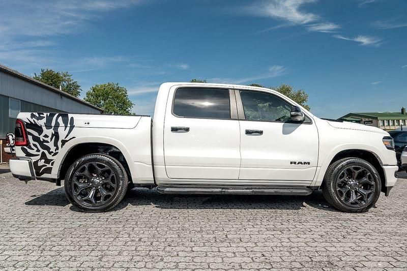 Gebraucht Dodge Ram 401 PS (294 kW) 2023 Weiß Abholung