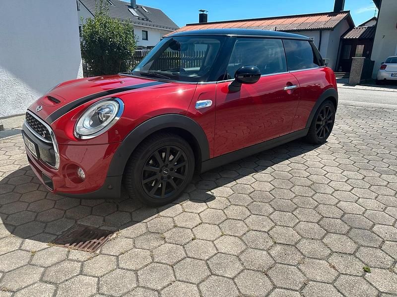 Rot Gebraucht 2017 Mini Cooper S Kleinwagen | 14.999 € (Fairer Preis) - Bild 1/4