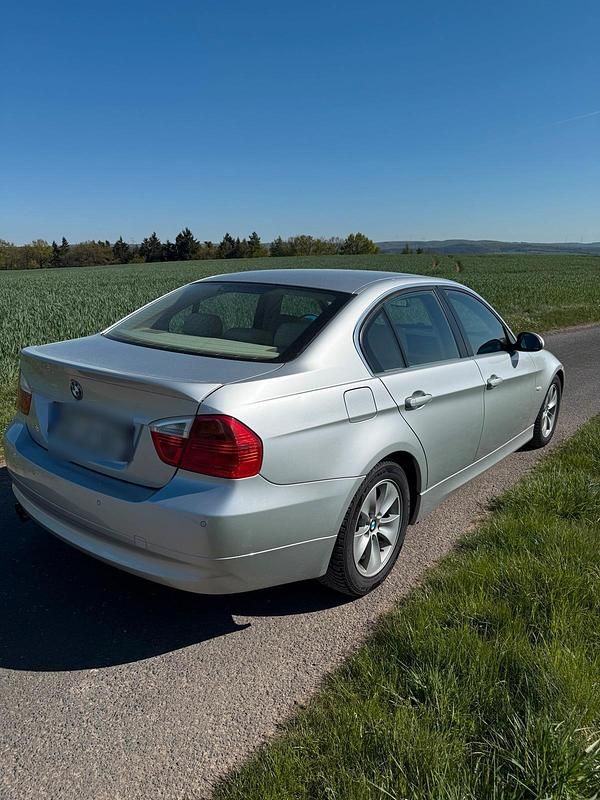 Usata BMW 325 218 CV (160 kW) 2005 Argento Berlina