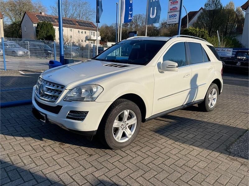 Gebraucht Mercedes ML350 Edition 231 PS (169 kW) 2010 Weiß SUV