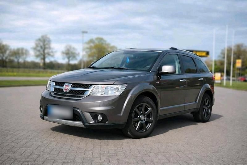 Gebraucht Fiat Freemont 140 PS (102 kW) 2013 Grau SUV