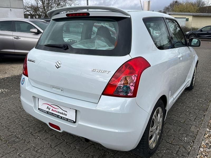 Gebraucht Suzuki Swift Comfort 92 PS (67 kW) 2009 Weiß Kleinwagen