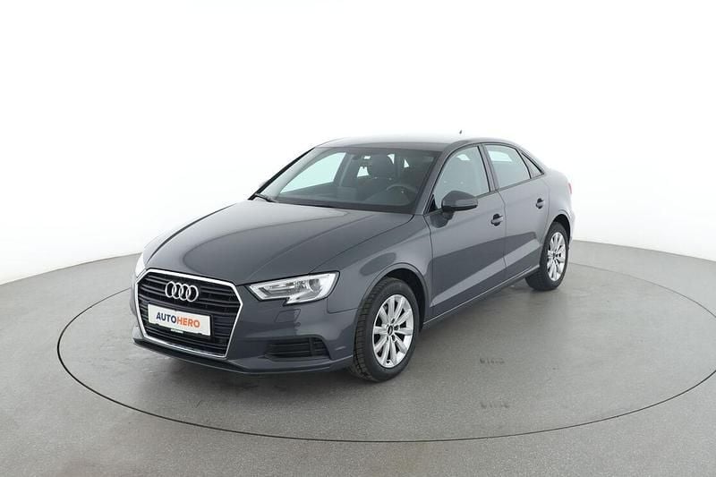 Grau Gebraucht 2018 Audi A3 Limousine | 15.720 € (Fairer Preis) - Bild 1/3