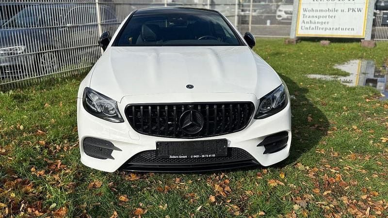 Weiß Gebraucht 2020 Mercedes E350 AMG Coupé | 29.199 € (Superpreis) - Bild 1/4